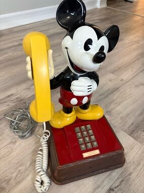 Disney Classic Vintage Mickey Mouse Push Button Telephone 1976 ATC